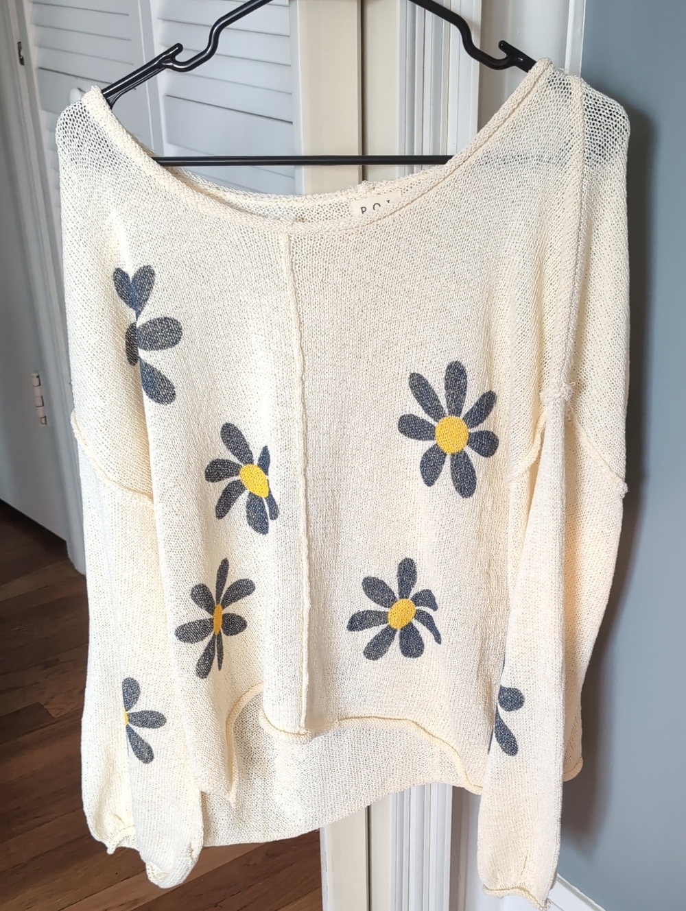 POL Cream Floral Scoop-Neck Sweater with Gray Petals & Yellow Centers